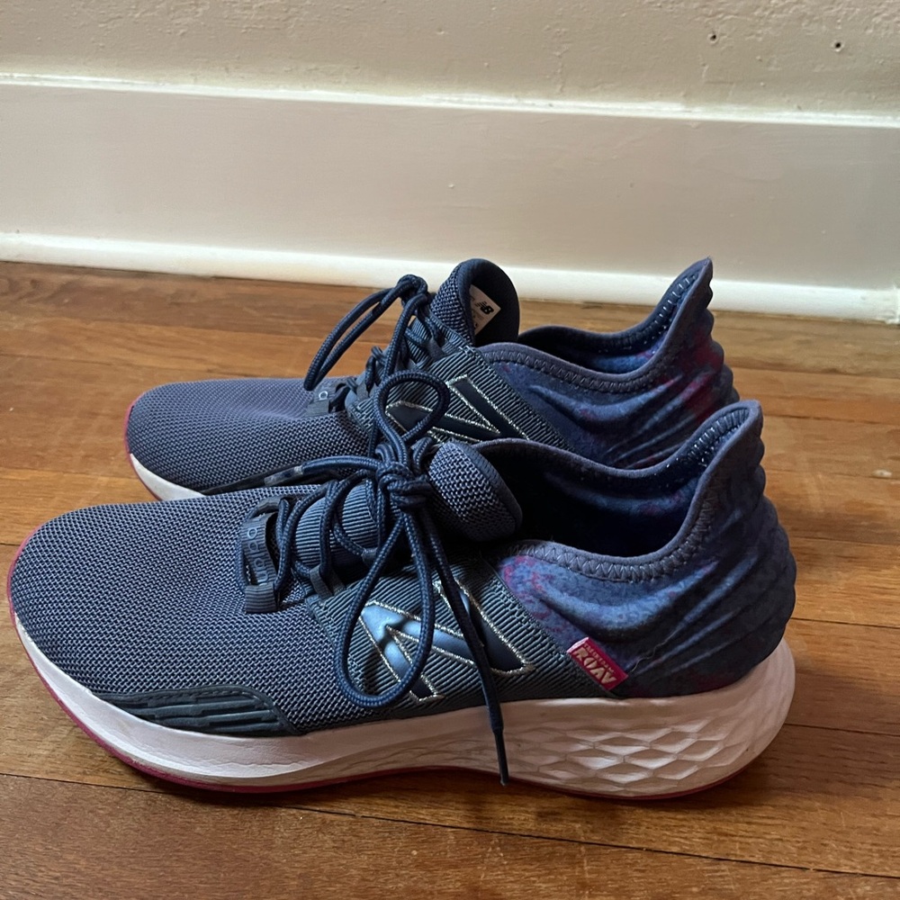 New Balance Roav Sneakers
